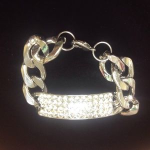 Accent bracelet