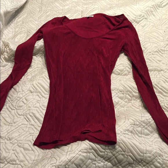 Red long crinkle shirt