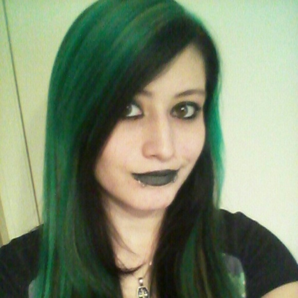 Meet your Posher, Brittany