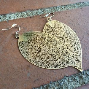Silver leaf earrings