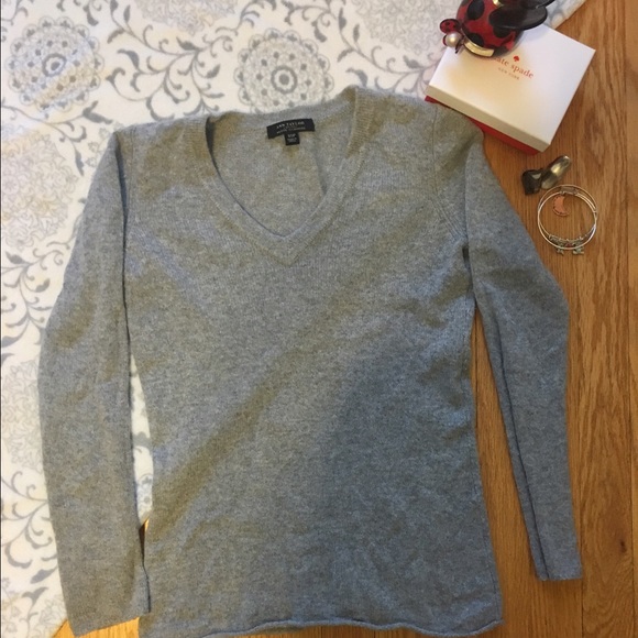 Ann Taylor cashmere petite sweater in XS