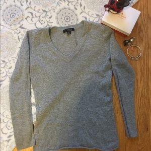 Ann Taylor cashmere petite sweater in XS
