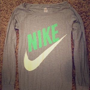 Nike loose workout top