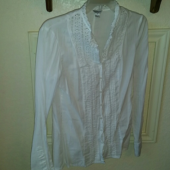 American Eagle button down eyelet/embroidery