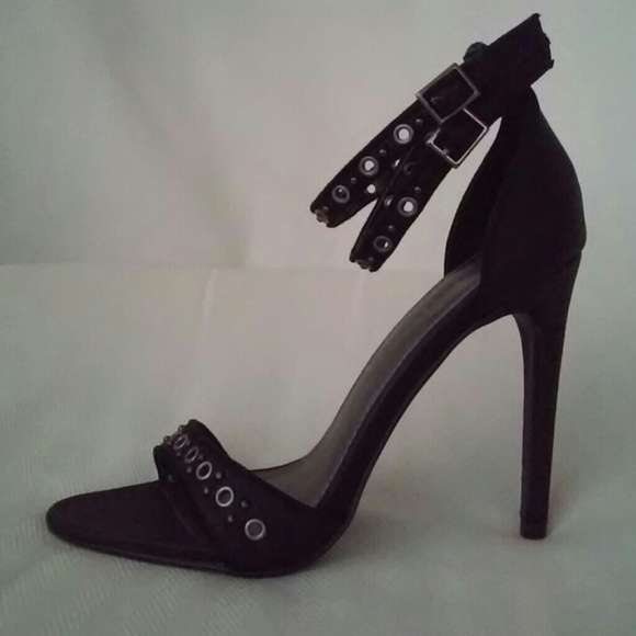 Express Shoes - 🚫SOLD🚫Closing Closet Sale EXPRESS Strappy  Heels