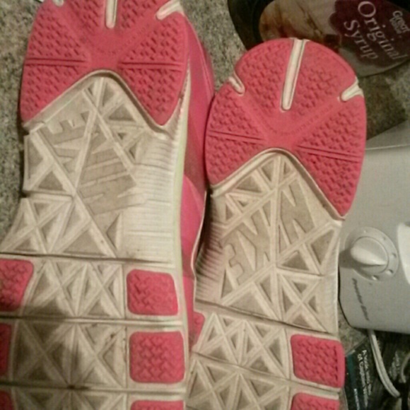 Shoes - Picture 3 of 4