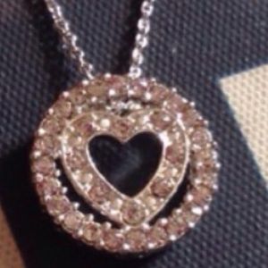 Avon brand new necklace in box