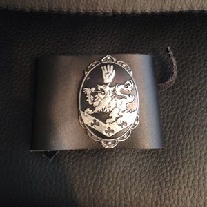 Twilight fans!! FREE Edward Cullen cuff