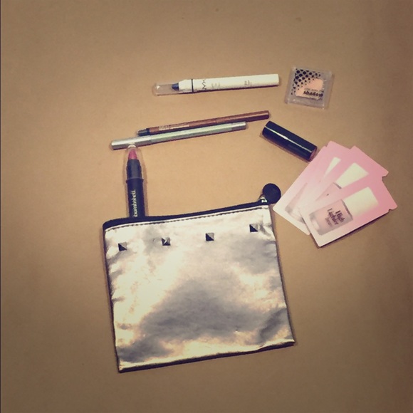 Ipsy makeup bag filled with makeup