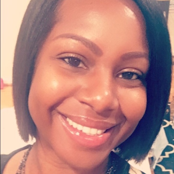 Meet your posh stylist❤️ - Picture 7 of 7