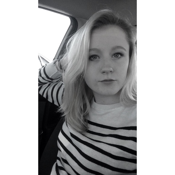 Meet your Posher, Monica - Picture 1 of 1