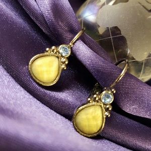 Adorable  vintage earing as new