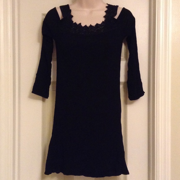 Off the Shoulder Long Sleeve Dress (Black)