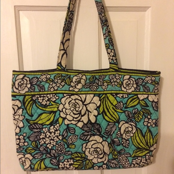 Vera Bradley large tote-  reserved