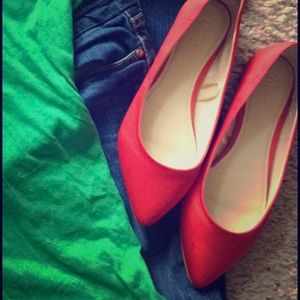 EXPRESS Coral (almost red) Flats SZ 8