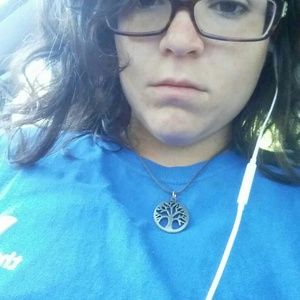 Meet your Posher, Jillian