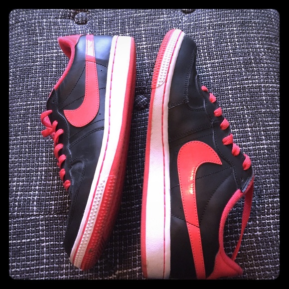 Nike Low Rise Sneakers