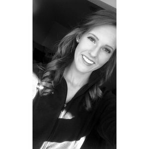 Meet your Posher, Abby