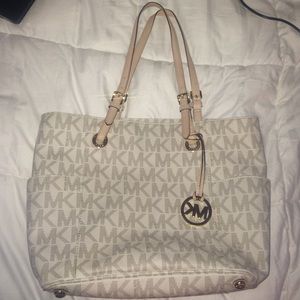 Vanilla Michael Kors Jet Set Signature Tote