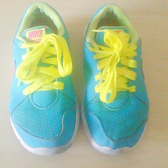 Nike Flex Experience running shoes