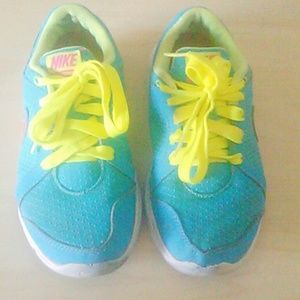 Nike Flex Experience running shoes