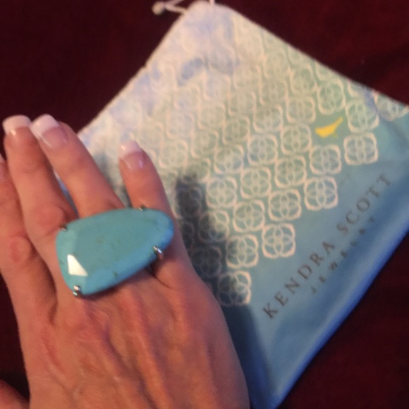 Kendra Scott ring - with dust bag