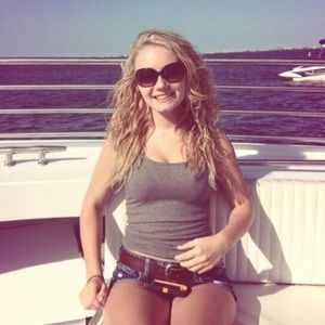 Meet your Posher, Alyssa