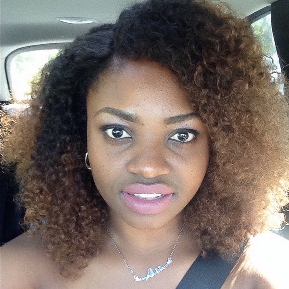 Meet your Posher, Ify