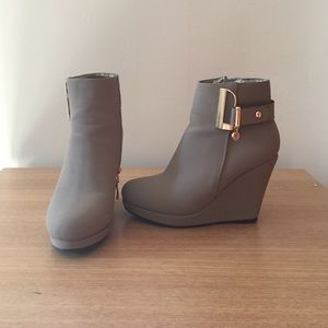 Bcbg Nubuck wedge booties