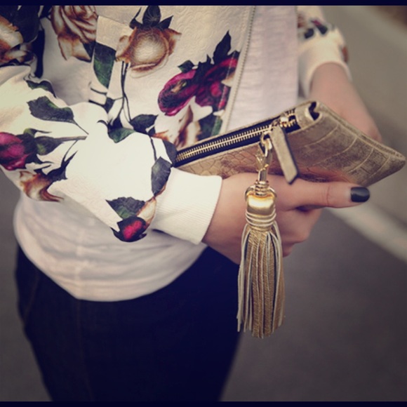 Golden clutch