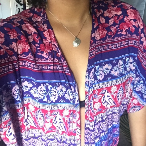 Short sleeved throw over