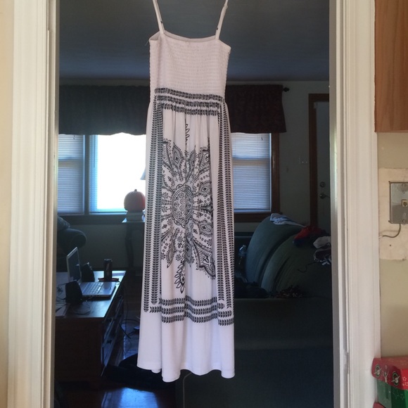 Black and white stretchy dress