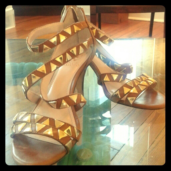Cute but classy Vince Camino strappy heels
