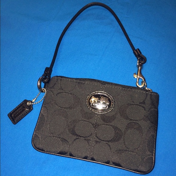 ‼️ FLASH SALE ‼️Coach Black Signature Wristlet