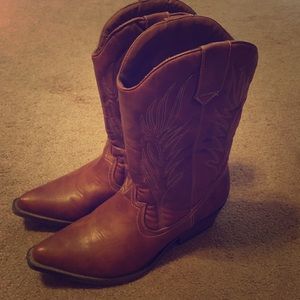 Candies Beige/ tan boots