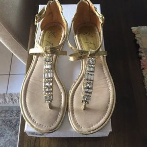 Marc Fisher , beautiful gold / no missing pieces