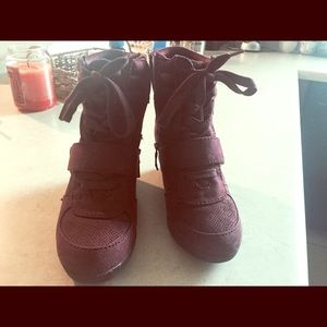 Vera Wang wedges sneakers