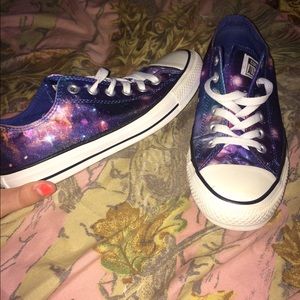 BRAND NEW galaxy converse!