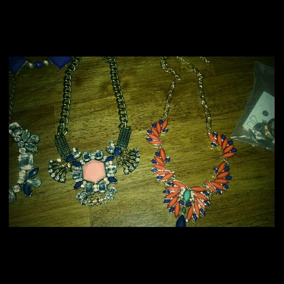 Different Necklaces selling as a single piece - Picture 1 of 1