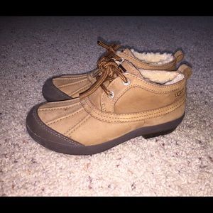 Ugg shoes size 2 Y