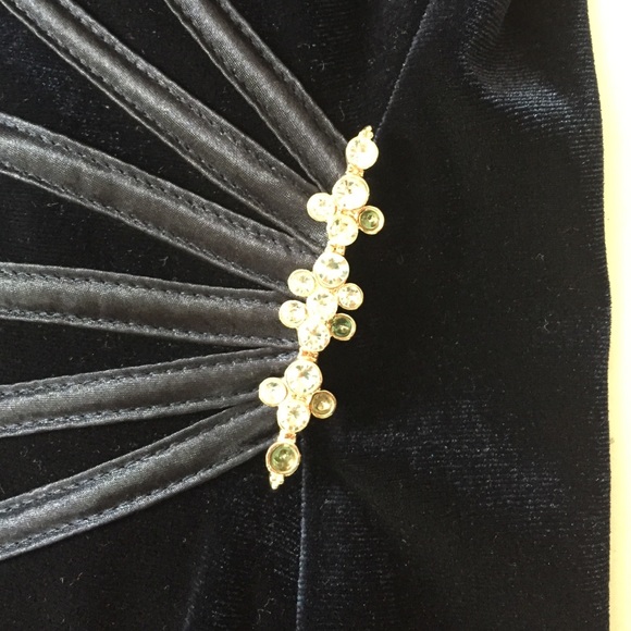 Women's Connected Petite Velvet Dress - Picture 3 of 4