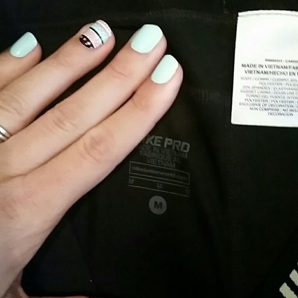 Nike work out pants - Picture 2 of 3