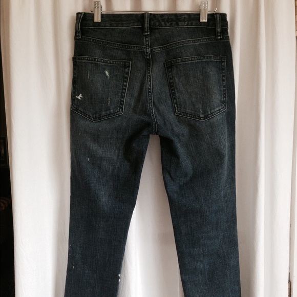 Perfectly distressed denim - Picture 3 of 4