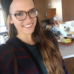 Meet your Posher, Abby