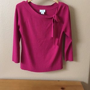 Dark pink 3/4 sleeve sweater with sweetheart neck