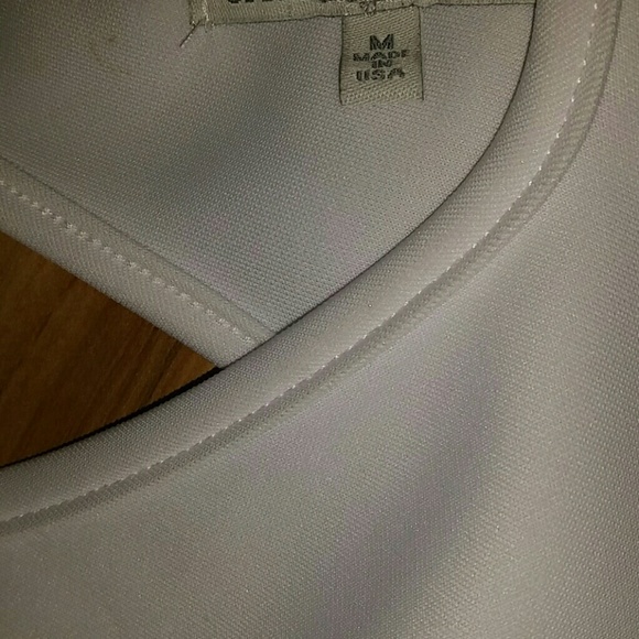 White crop top - Picture 2 of 2