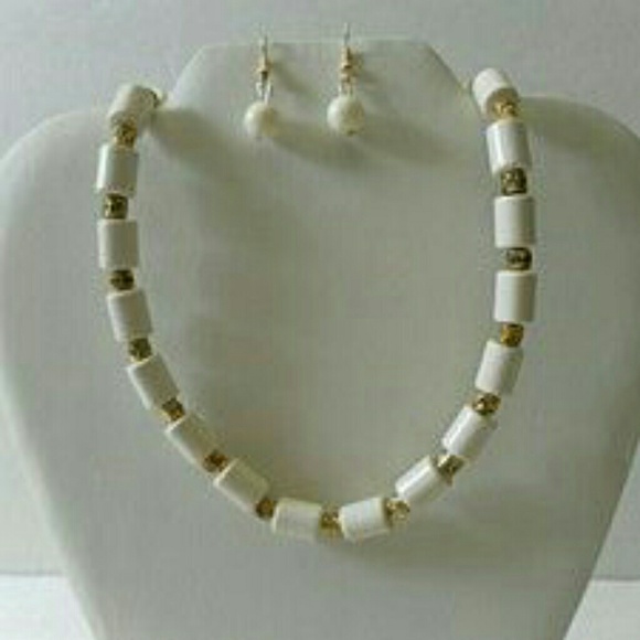 White necklace & earring set NWT