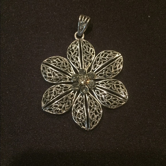 Flower pendant