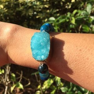 🎉8/30 HP 🎉Gorgeous Blue Agate Druzy Bracelet🎉