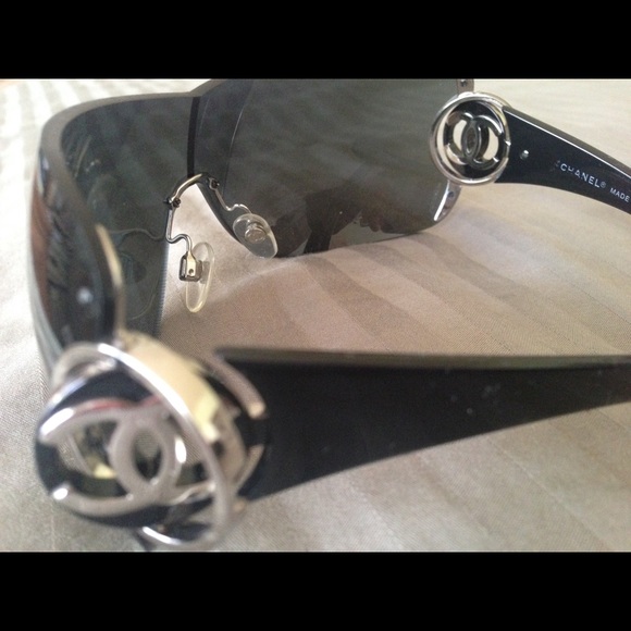 *******SOLD*********Gorgeous Chanel Sunglasses